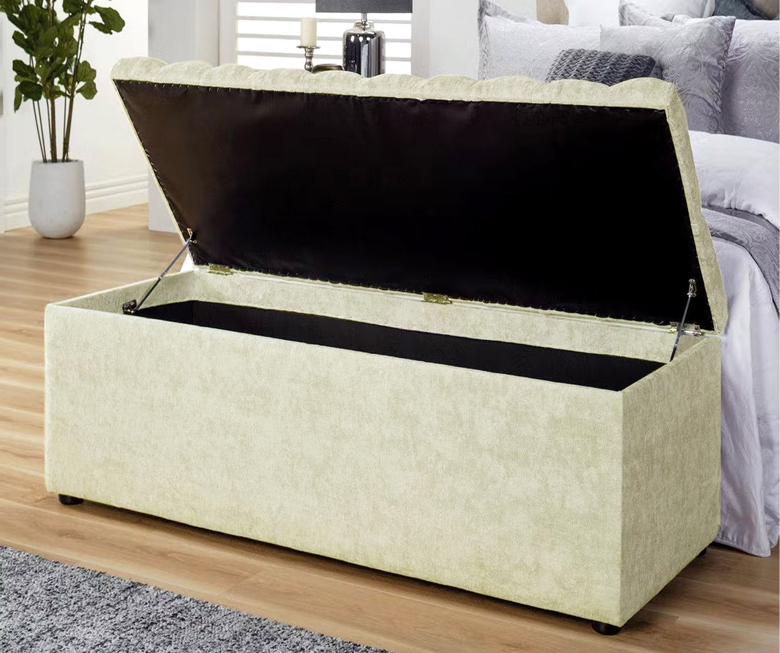 Chesterfield Ottoman Storage Box in Naples Velvet